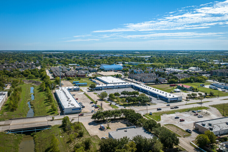 12515-12520 Fondren Rd, Houston, TX for rent - Building Photo - Image 1 of 12