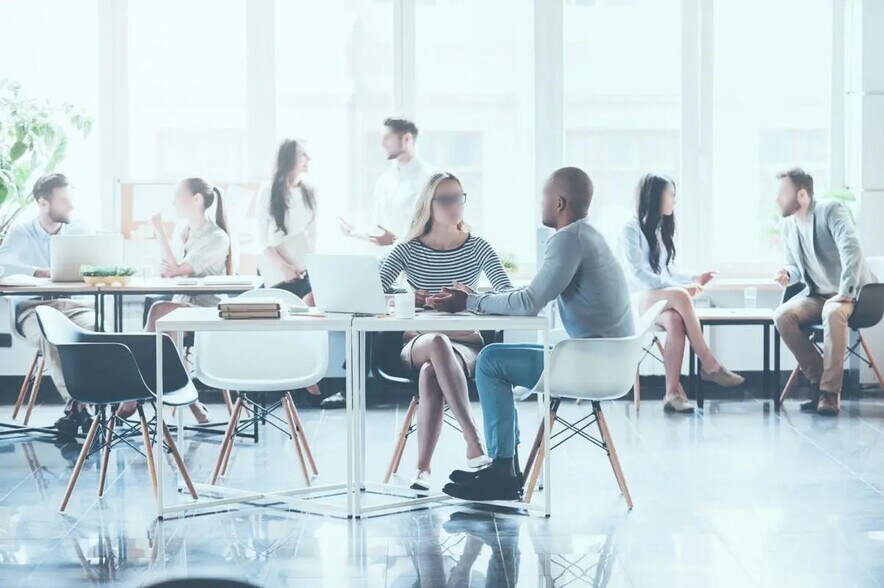 8 Rue Jacqueline Auriol, Chilly-Mazarin to rent - Interior Photo - Image 2 of 8