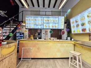 Retail in Barcelona, Barcelona to rent Interior Photo- Image 1 of 14