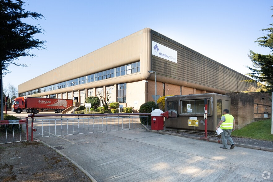 Lodge Rd, Staplehurst to rent - Primary Photo - Image 1 of 3