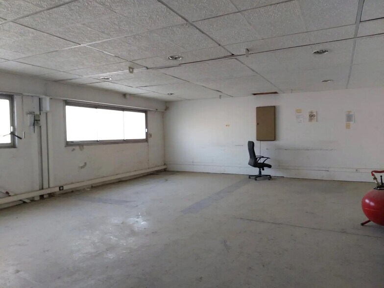 Industrial in La Seyne-sur-Mer for sale - Interior Photo - Image 3 of 6