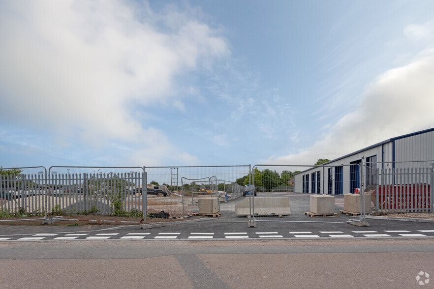 Crew Ln, Southwell to rent - Building Photo - Image 3 of 3