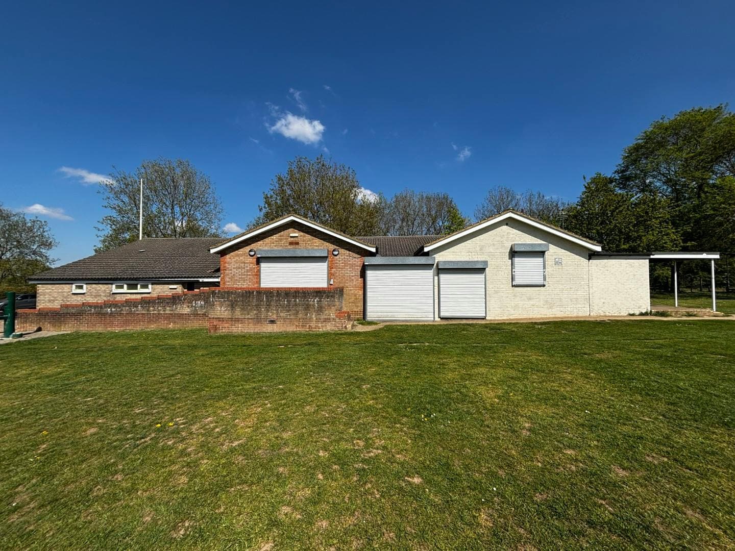 Toms Ln, Abbots Langley to rent Building Photo- Image 1 of 2