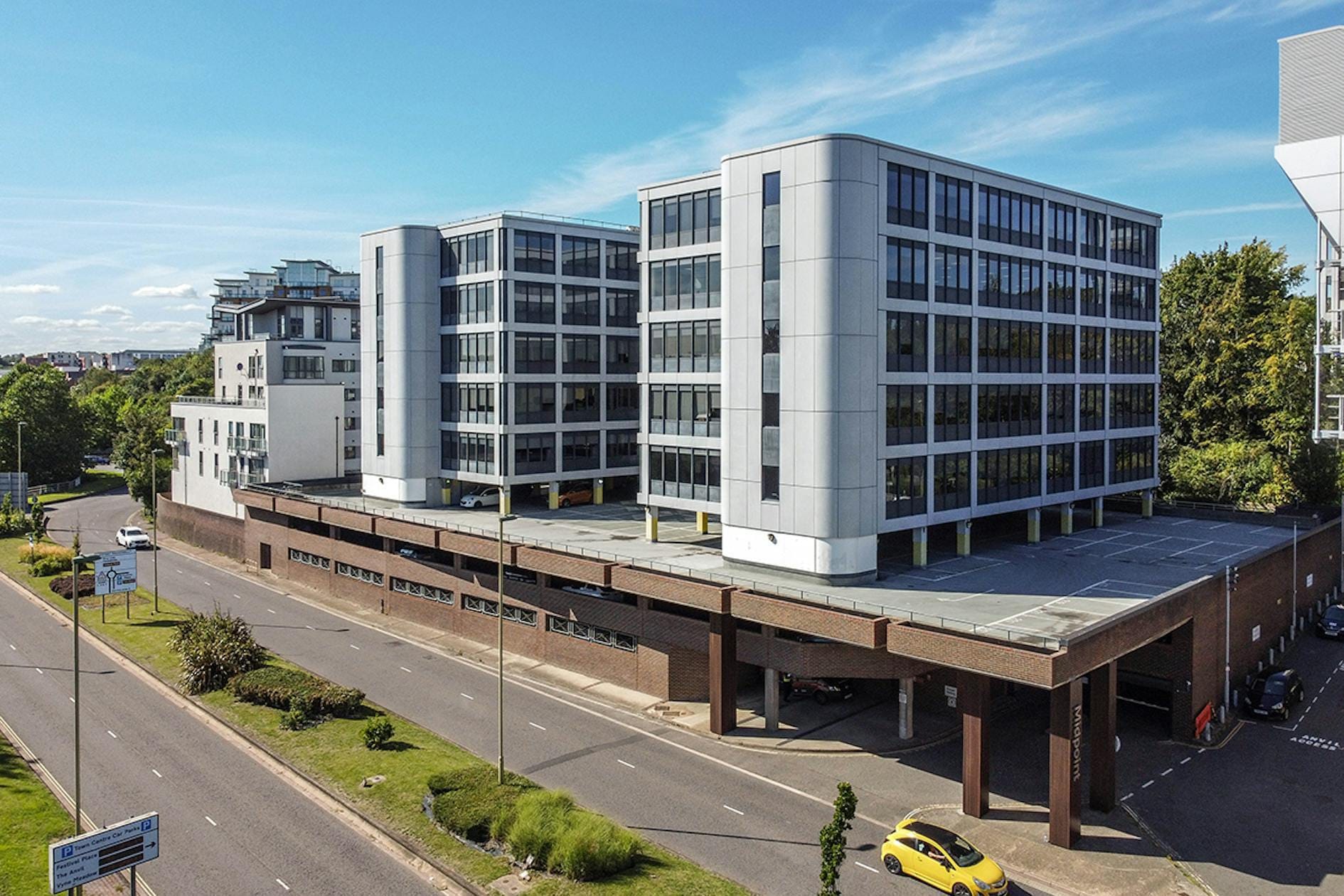 Alencon Link, Basingstoke to rent Building Photo- Image 1 of 2