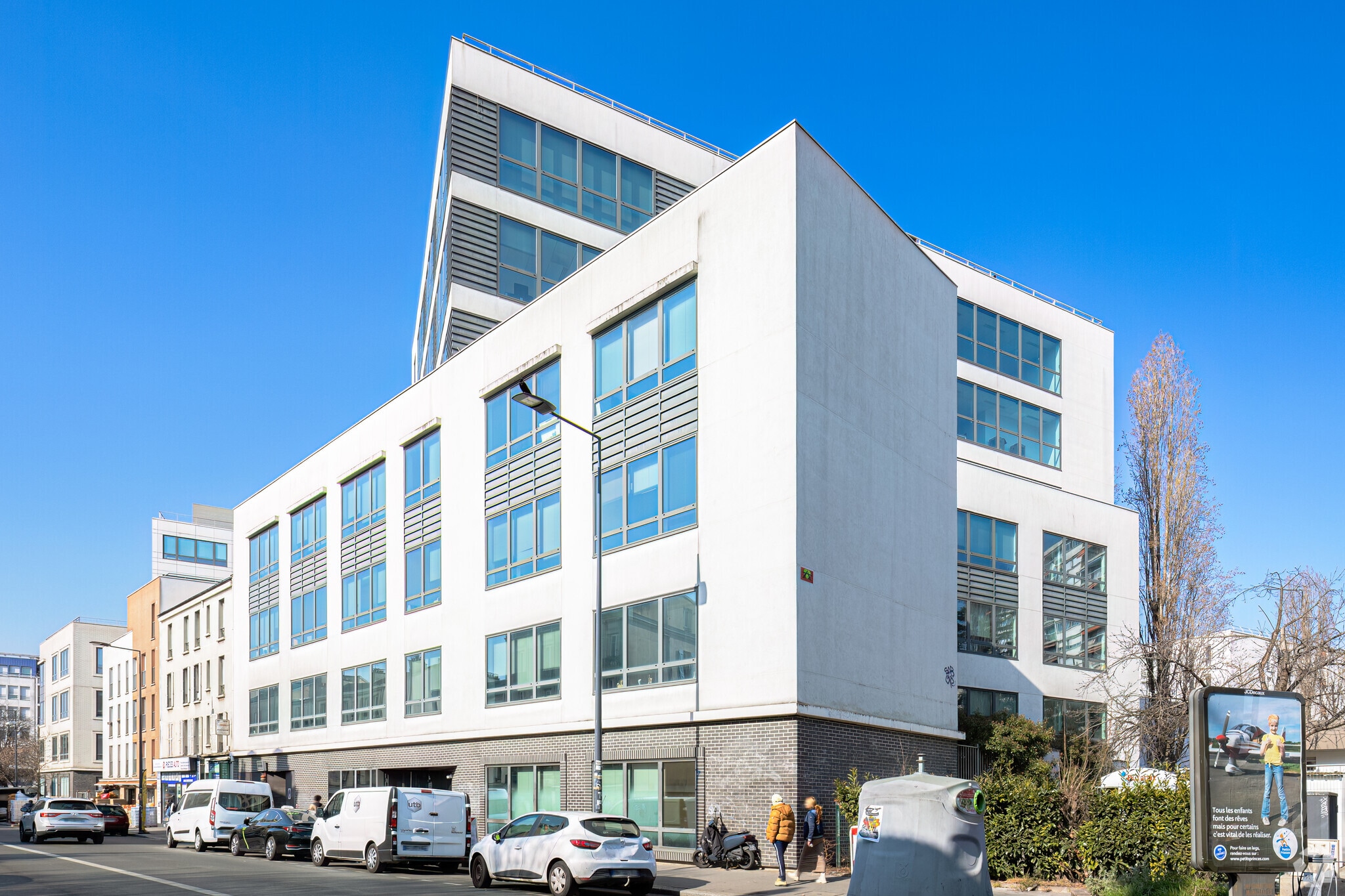 102 Rue De Paris, Montreuil to rent Primary Photo- Image 1 of 5