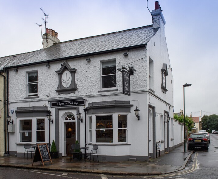 29 High St, Hampton for sale - Primary Photo - Image 1 of 1