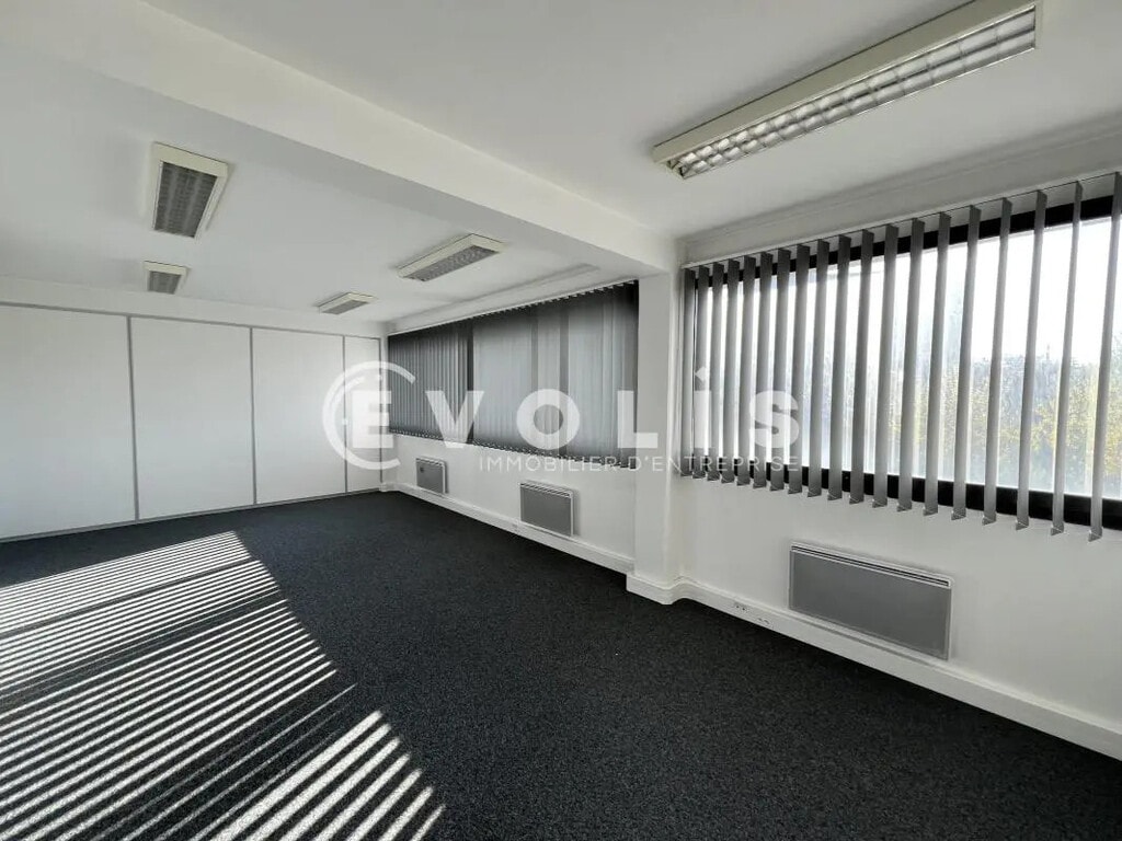 Vente Bureaux 200 m² - Photo 1