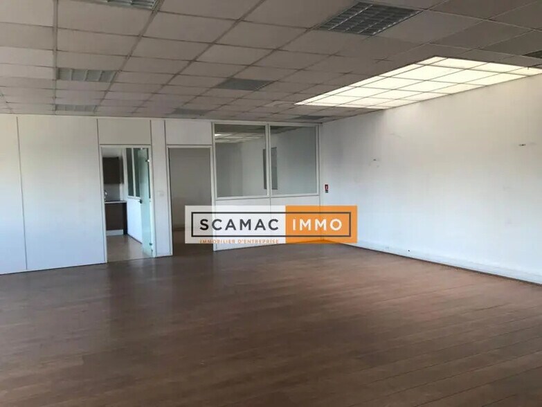 Industrial in Vitry-sur-Seine to rent - Interior Photo - Image 2 of 4
