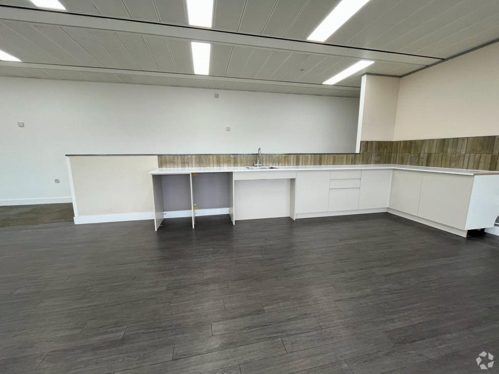 80 Civic Dr, Ipswich to rent Interior Photo- Image 1 of 2