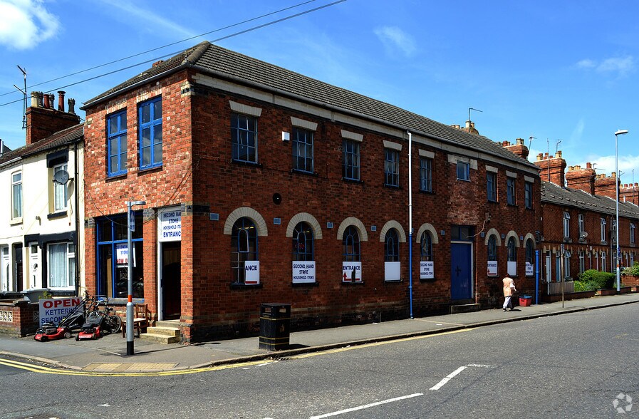 20 School Ln, Kettering to rent - Building Photo - Image 2 of 3