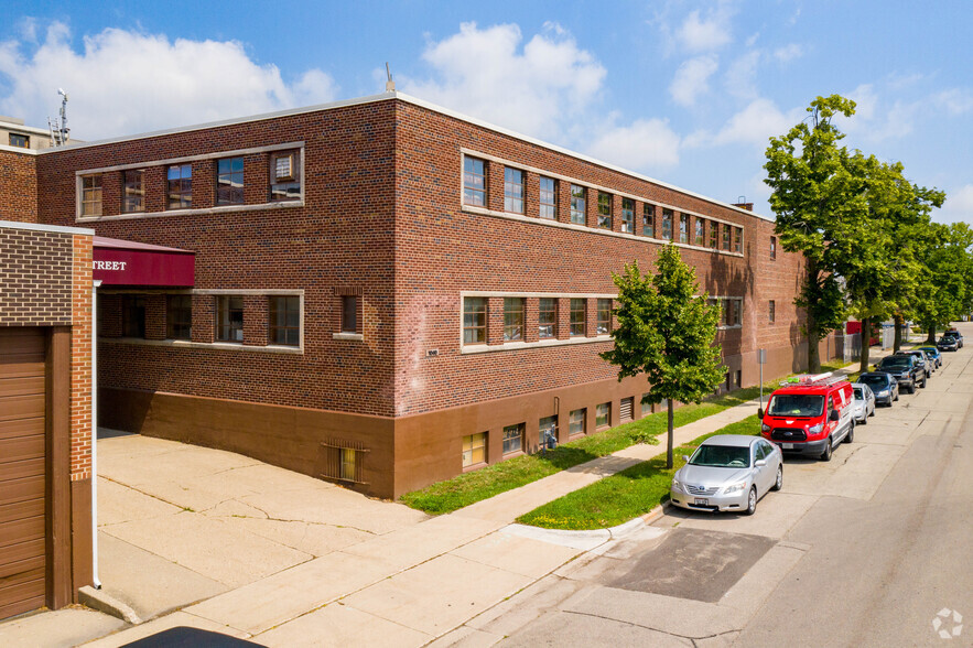 1040 E Main St, Madison, WI for rent - Building Photo - Image 1 of 5