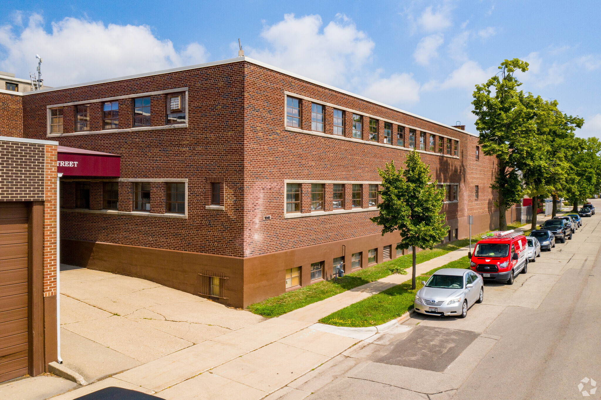 1040 E Main St, Madison, WI for rent Building Photo- Image 1 of 6