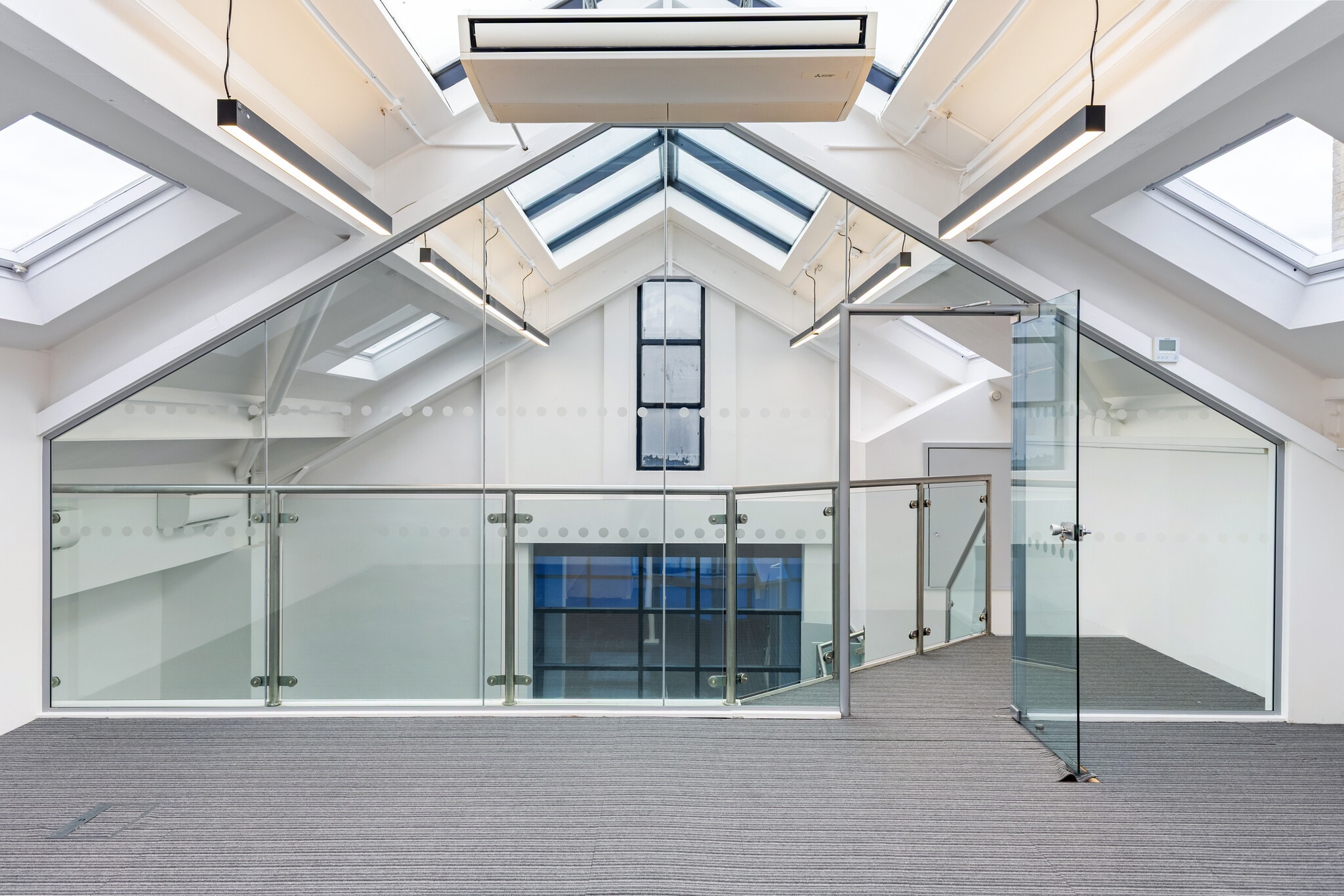 1B Hollywood Rd, London to rent Interior Photo- Image 1 of 1