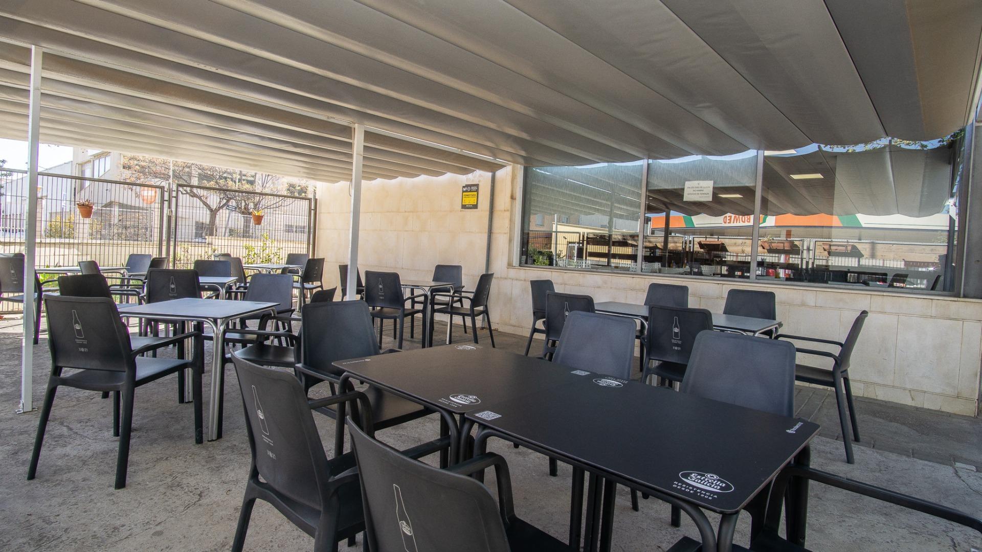 Retail in Elda to rent Building Photo- Image 1 of 11