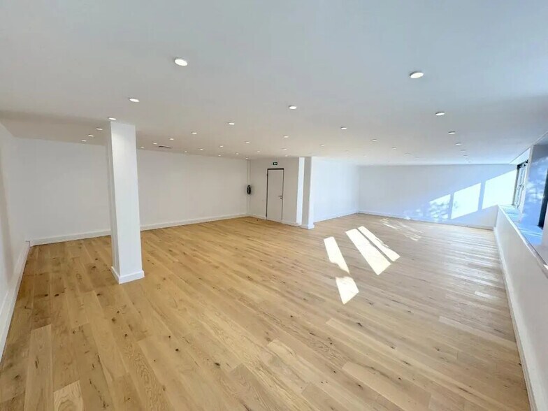 Office in Viroflay to rent - Interior Photo - Image 1 of 8