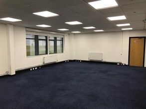Dowlais Rd, Cardiff to rent Interior Photo- Image 2 of 6