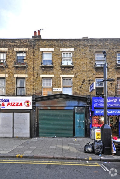 92 Hoxton St, London to rent - Building Photo - Image 1 of 4