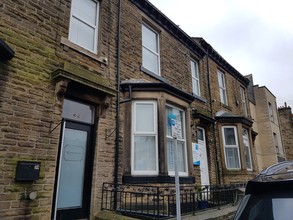 39 Devonshire Street, Keighley for sale Primary Photo- Image 1 of 1