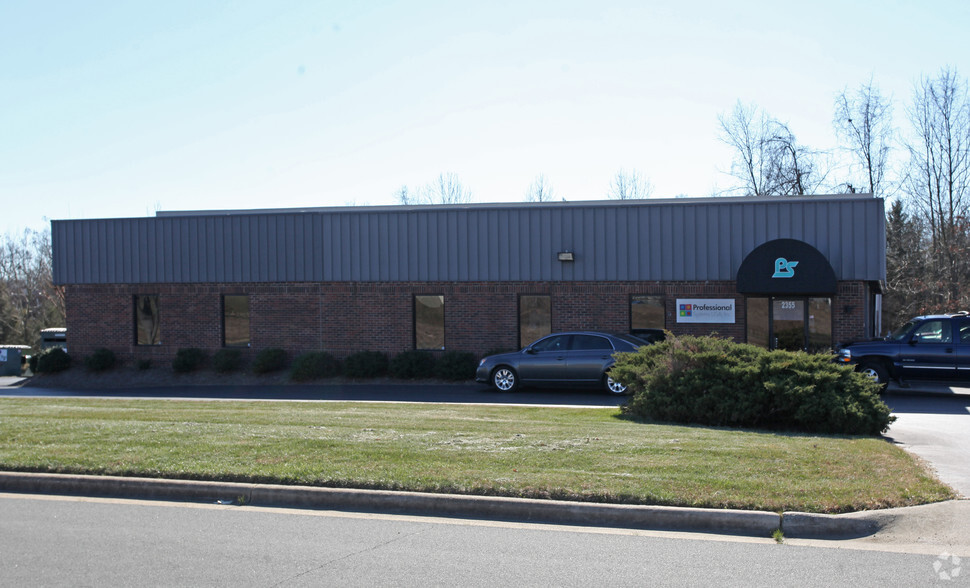 2355 W Hanford Rd, Burlington, NC for rent - Primary Photo - Image 1 of 2