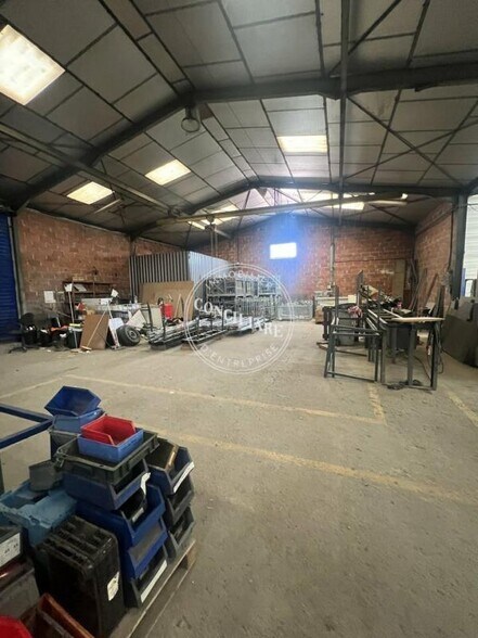 Industrial in Villeneuve-lès-Bouloc for sale - Building Photo - Image 2 of 5