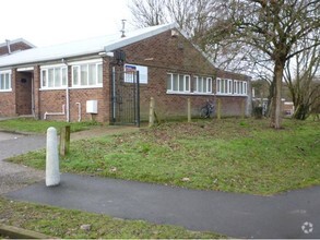 2-14 Brownfields, Welwyn Garden City for rent Primary Photo- Image 1 of 6