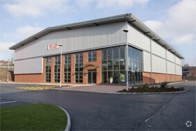 Blowers Green Rd, Dudley to rent Primary Photo- Image 1 of 4