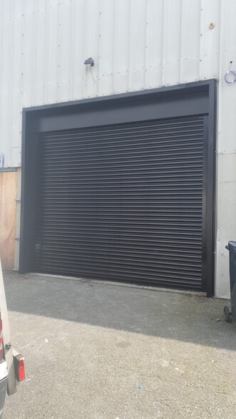 6 Theydon Rd, London to rent - Building Photo - Image 3 of 3