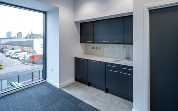 Valor Park, London to rent Interior Photo- Image 2 of 3