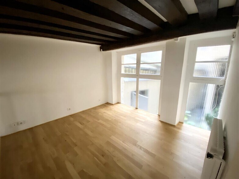 Office in Paris for sale - Building Photo - Image 2 of 5