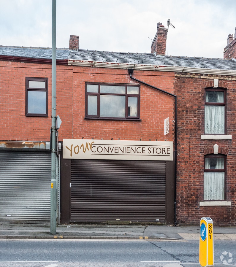 13333 Blackburn Rd, Darwen BB3 1ET Retail for Sale UK