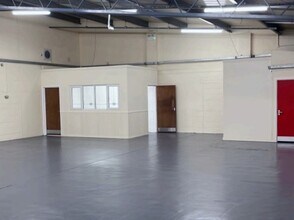 Pool Rd, Nuneaton to rent Interior Photo- Image 2 of 2