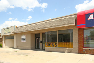 3521-3523 Fort St, Lincoln Park, MI for rent Building Photo- Image 1 of 4