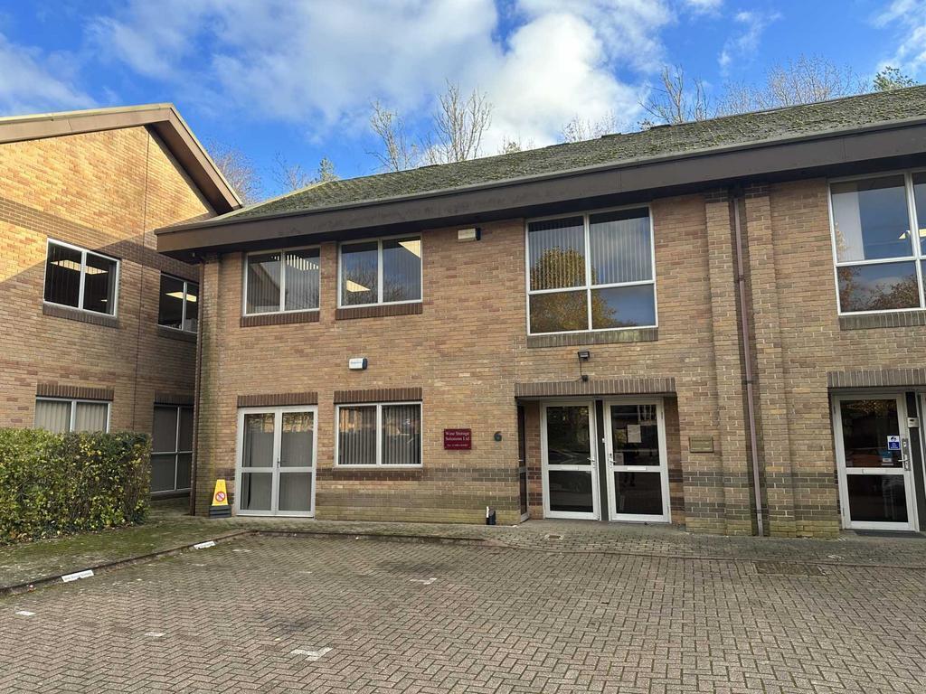 Banbury Rd, Chipping Norton to rent Building Photo- Image 1 of 7