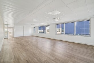 Office in Villepinte for sale Interior Photo- Image 2 of 14