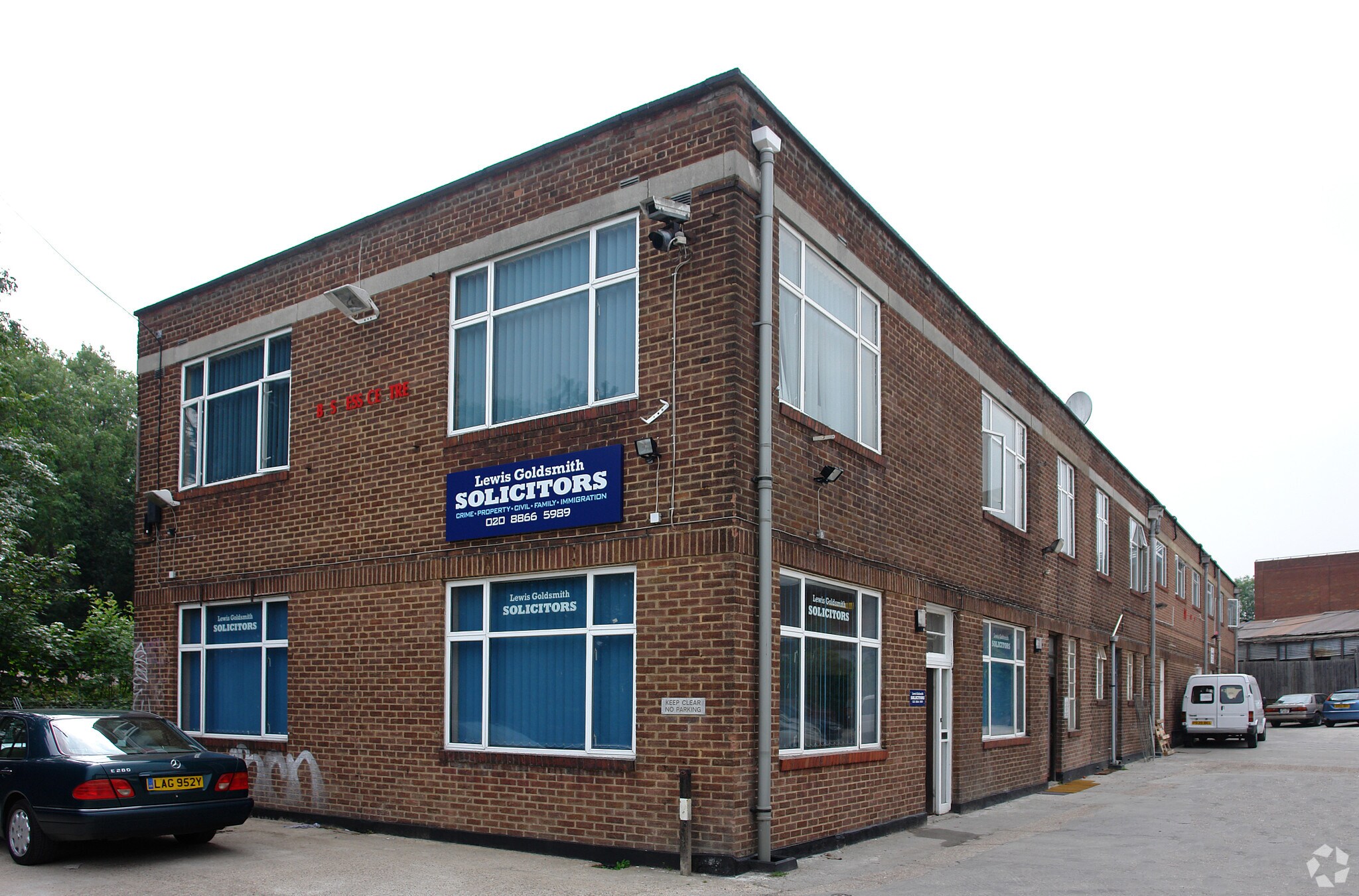 22 Chapel Ln, Pinner for sale Primary Photo- Image 1 of 1