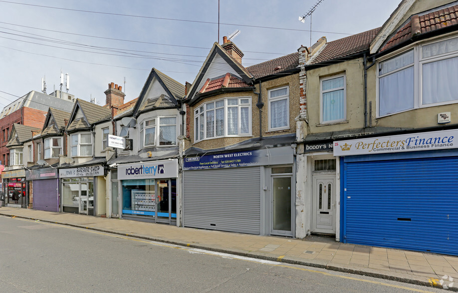 23 Masons Ave, Harrow for rent - Building Photo - Image 2 of 2