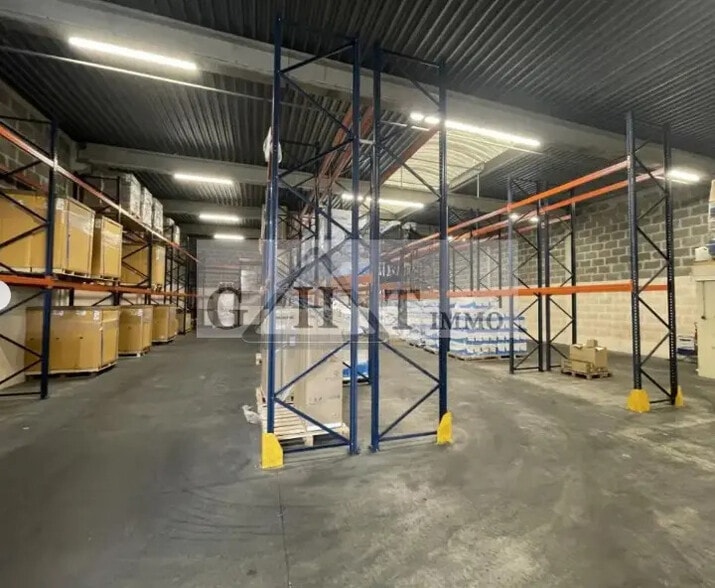 Industrial in Noisy-le-Grand to rent - Interior Photo - Image 2 of 6