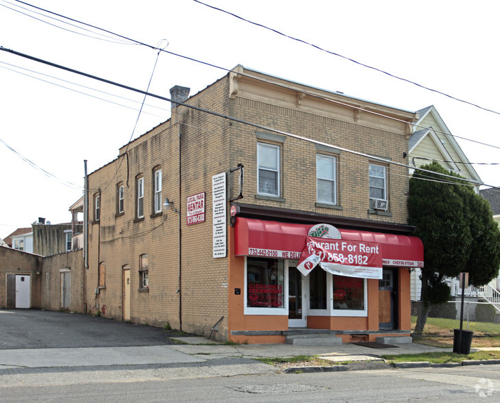 380 New Brunswick Ave, Perth Amboy, NJ for rent - Primary Photo - Image 1 of 2