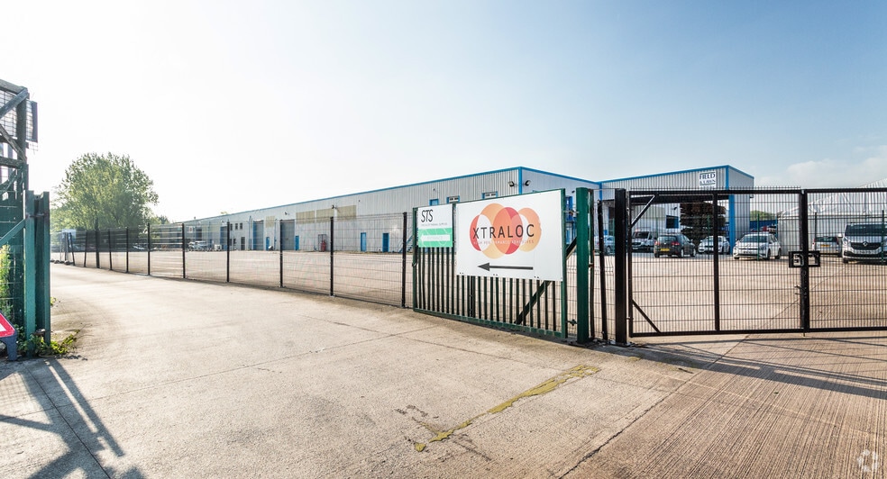 Rivington Rd, Runcorn to rent - Building Photo - Image 2 of 4