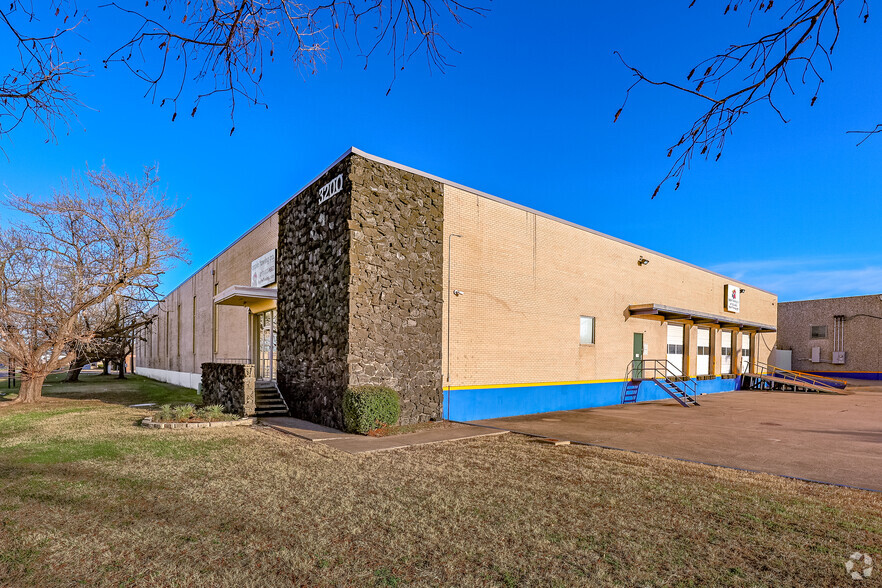 3200 E Randol Mill Rd, Arlington, TX for rent - Building Photo - Image 1 of 5