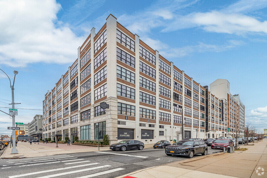 30-30 47th Ave, Long Island City, NY for rent - Building Photo - Image 1 of 1