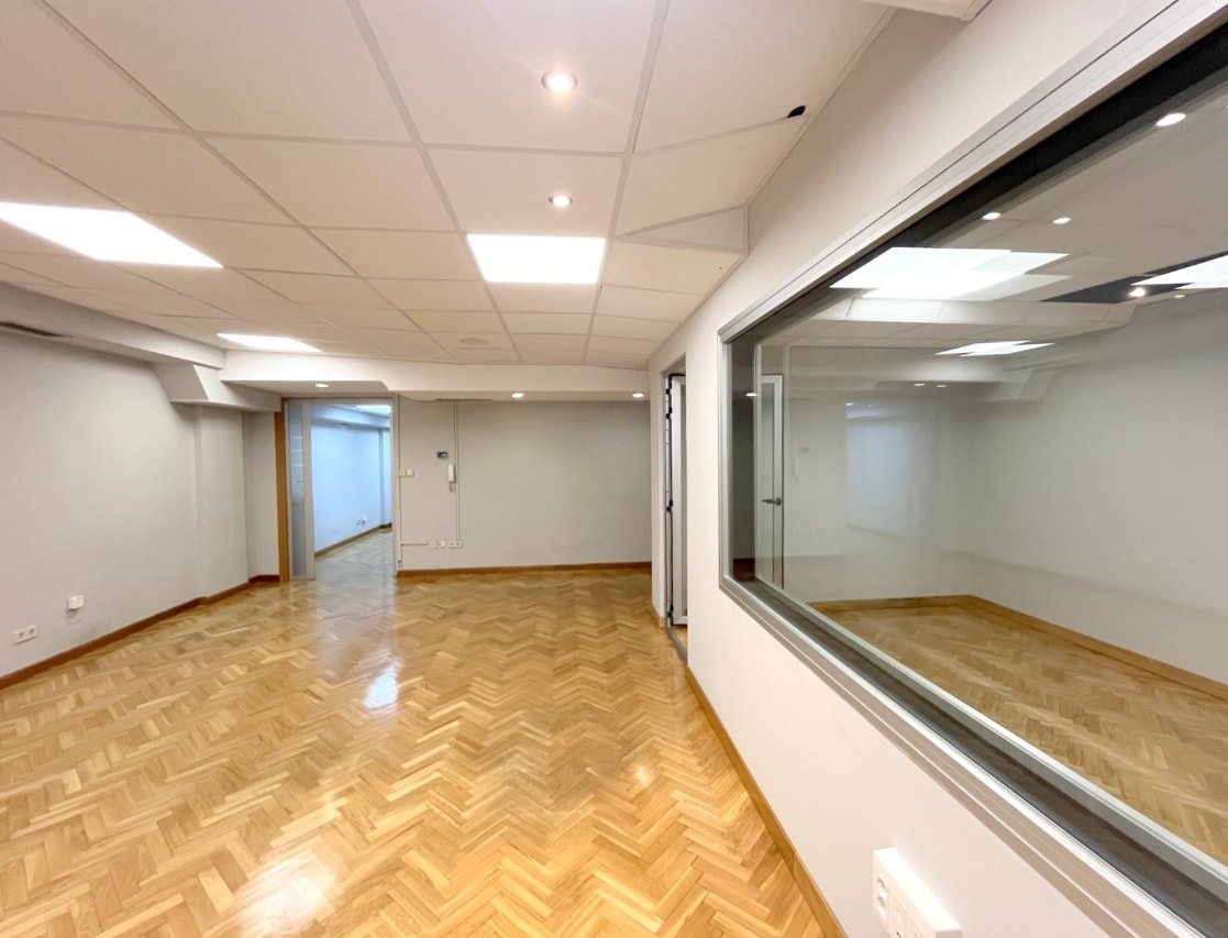 Office in Madrid, Madrid to rent Interior Photo- Image 1 of 5