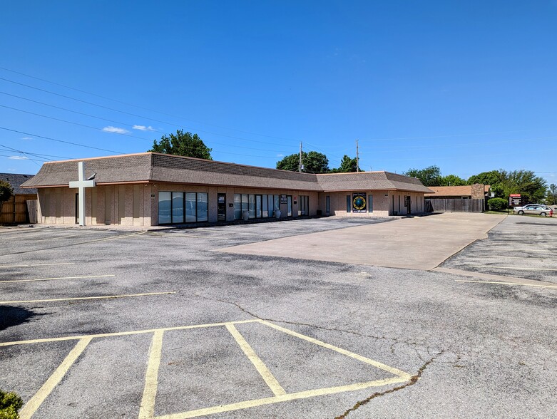 1006 NW 47th St, Lawton, OK for rent - Building Photo - Image 1 of 14