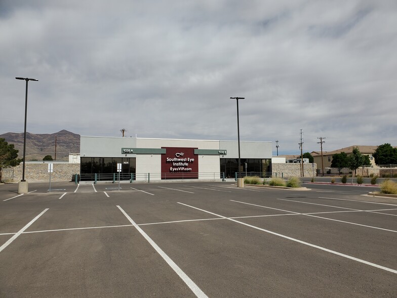 9235 Dyer St, El Paso, TX for rent - Building Photo - Image 1 of 9