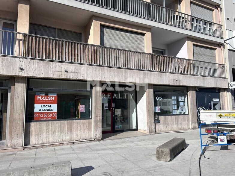 Retail in Villeurbanne to rent - Building Photo - Image 2 of 10