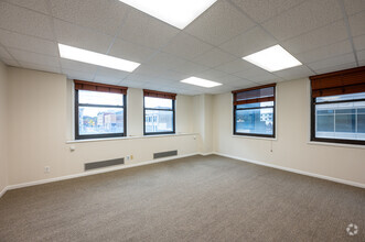 300 Main St, Lafayette, IN for rent Interior Photo- Image 1 of 4