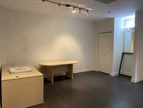 432 N Clark St, Chicago, IL for rent Interior Photo- Image 1 of 7