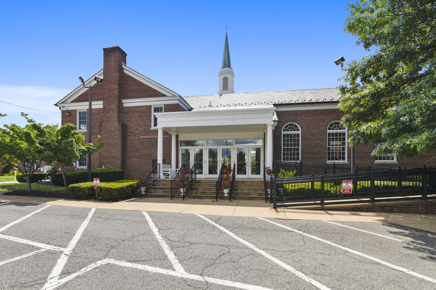 6935 Columbia Pike, Annandale, VA for rent - Primary Photo - Image 1 of 1