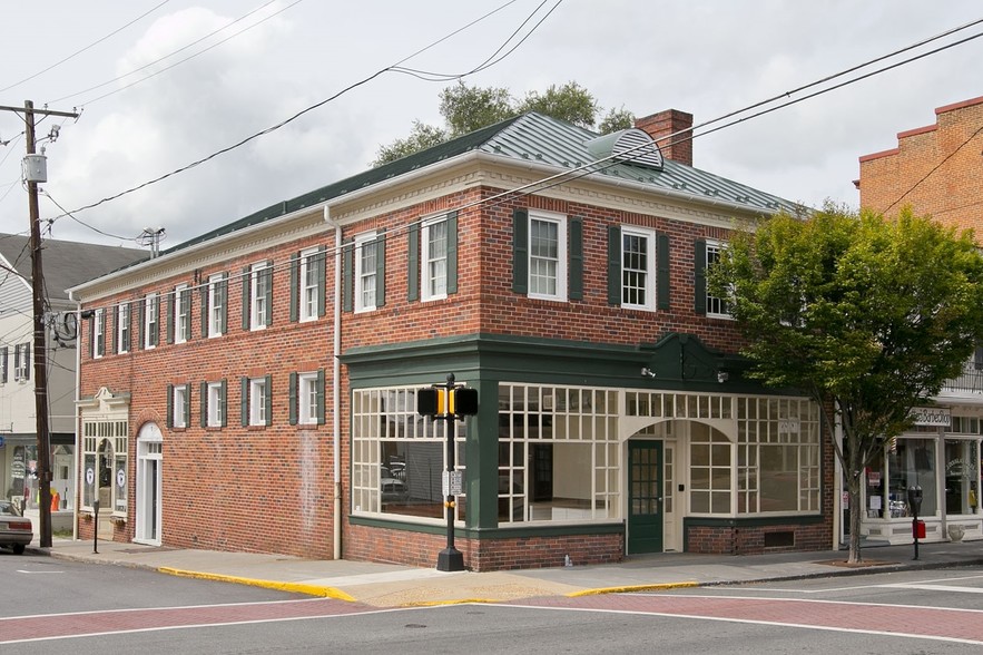 1 W Main St, Berryville, VA for sale - Primary Photo - Image 1 of 1