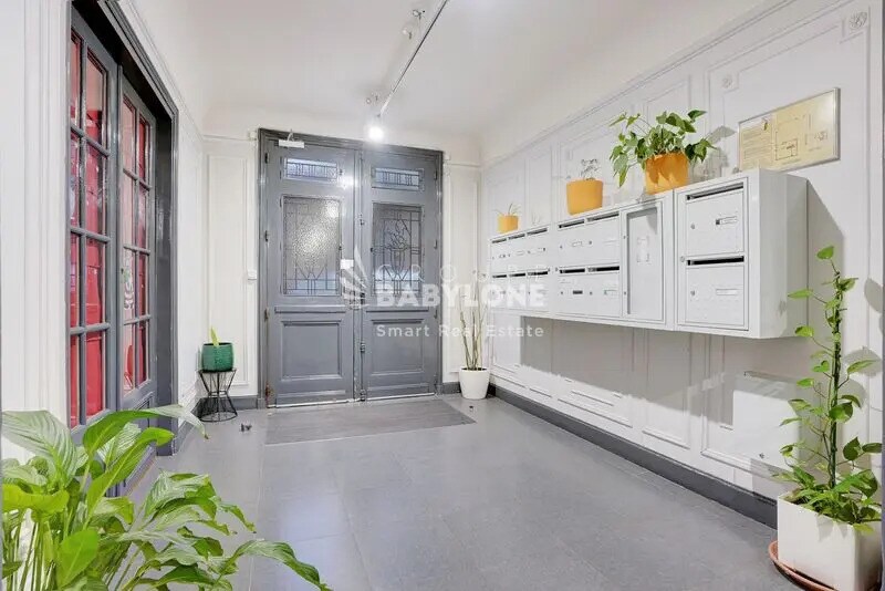 Office in Montrouge to rent - Lobby - Image 3 of 16